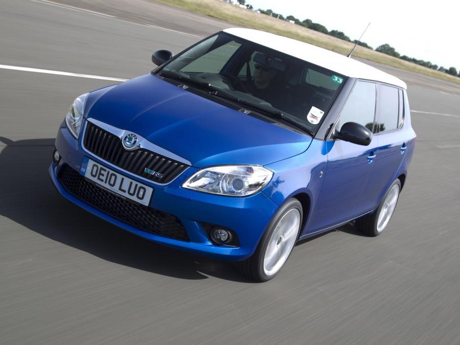  Skoda Fabia RS 2010 года  (UK) (фото 27 из 30)